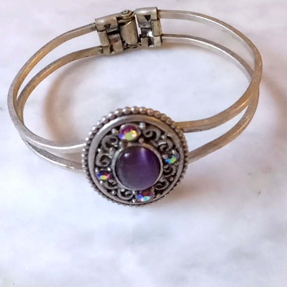 None Jewelry - Hinged bracelet